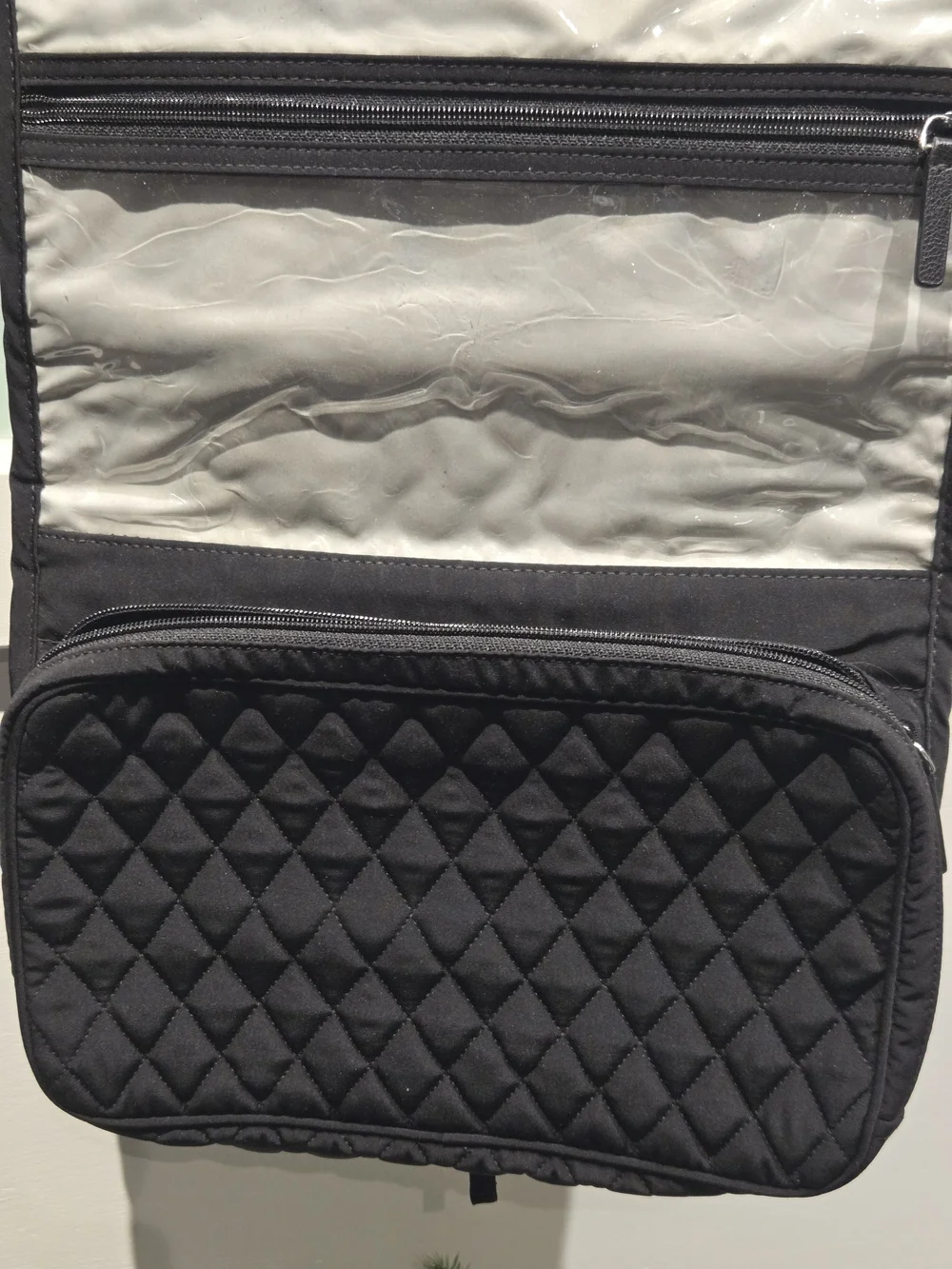 Vera Bradley Quilted Hanging Travel Organizer In Black Color/Pattern 28